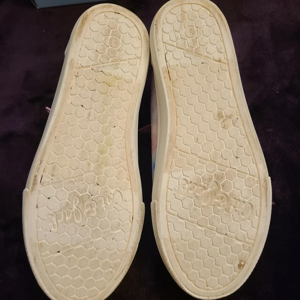 Cat & Jack Tie-dye Sneakers - Picture 9 of 10